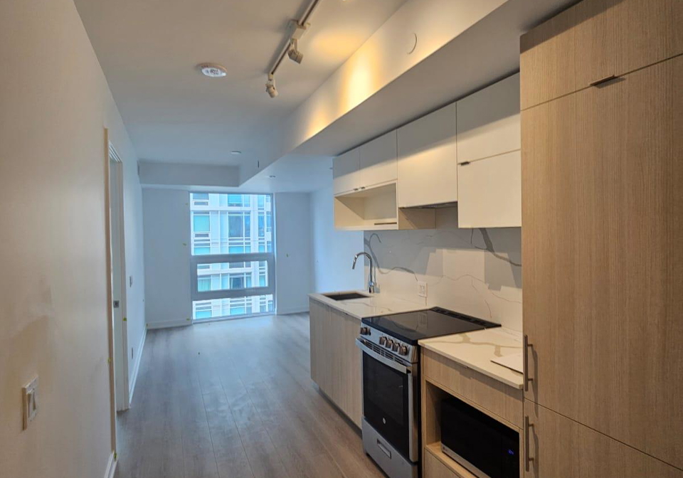 100-queen-street-e-toronto-ontario-c13446748