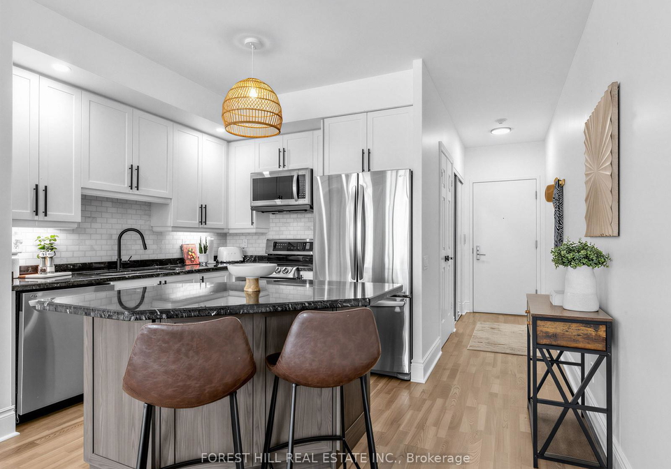 123-eglinton-avenue-e-toronto-ontario-c13446880