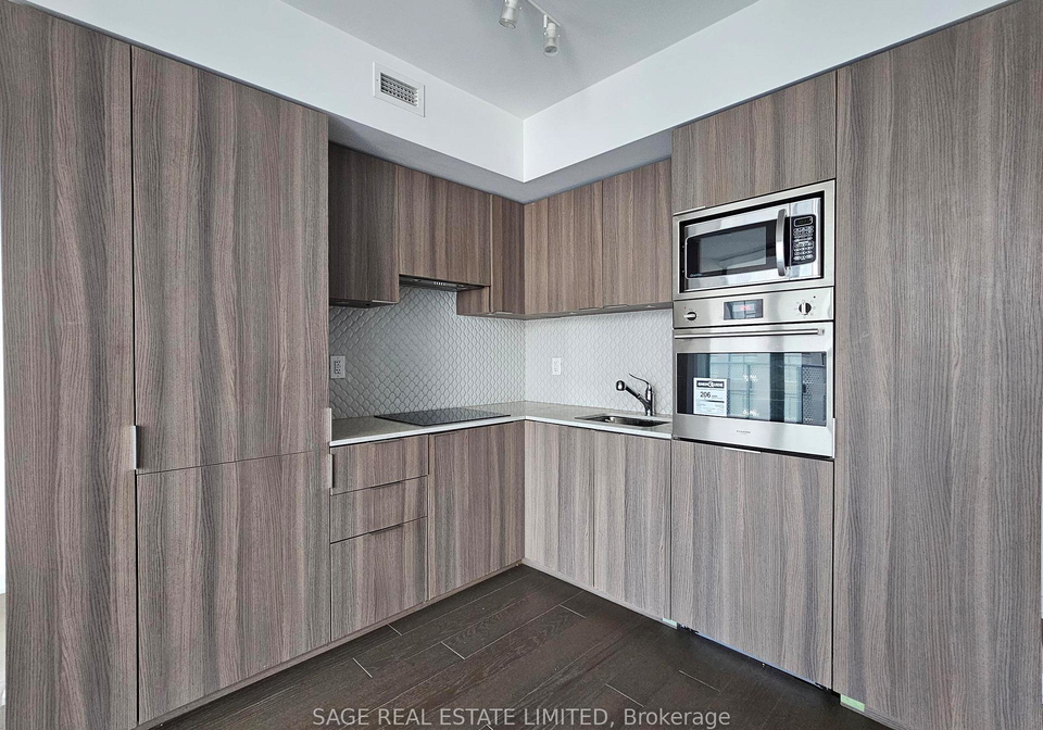 11-wellesley-street-w-toronto-ontario-c13447318