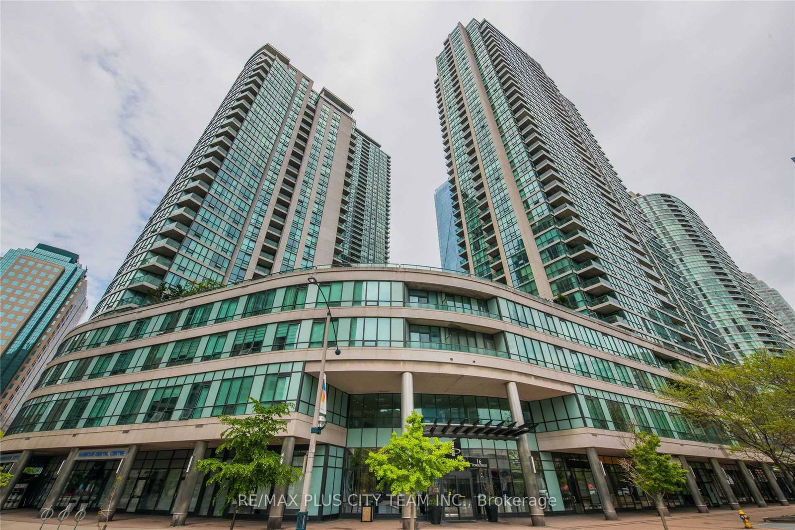 16-yonge-street-toronto-ontario-c13447336