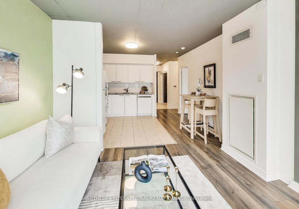 22-wellesley-street-e-toronto-ontario-c13447720