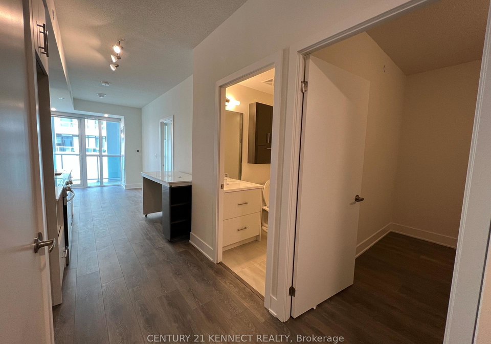 188-fairview-mall-drive-north-york-ontario-c13447908