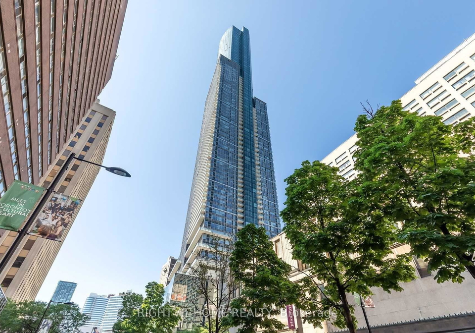 386-yonge-street-toronto-ontario-c13448094