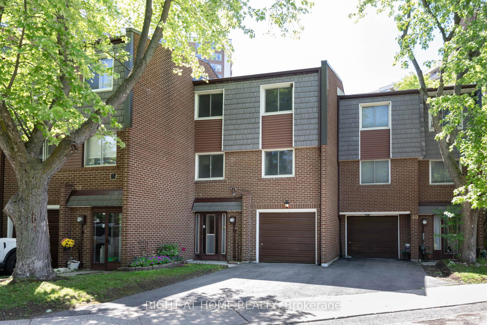 42-vicora-linkway-east-york-ontario-c13448240