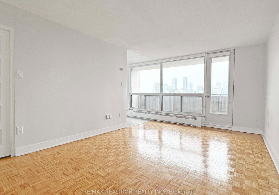 666-spadina-avenue-toronto-ontario-c13448306