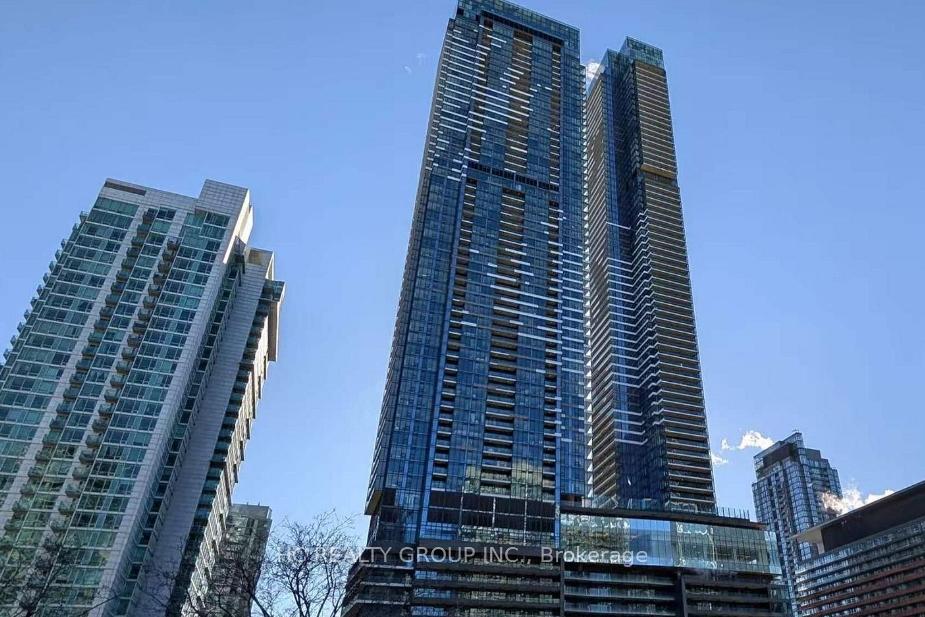 3-concord-cityplace-way-toronto-ontario-c13448404