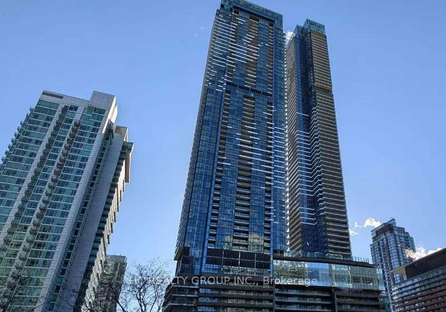 3-concord-cityplace-way-toronto-ontario-c13448404