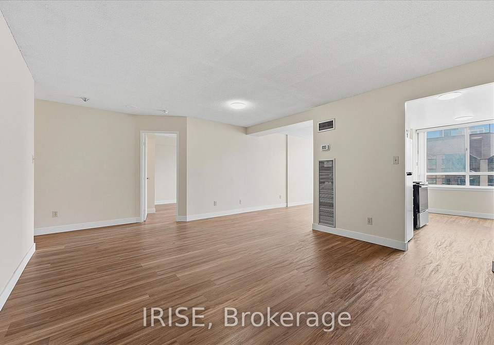 633-bay-street-toronto-ontario-c13448502