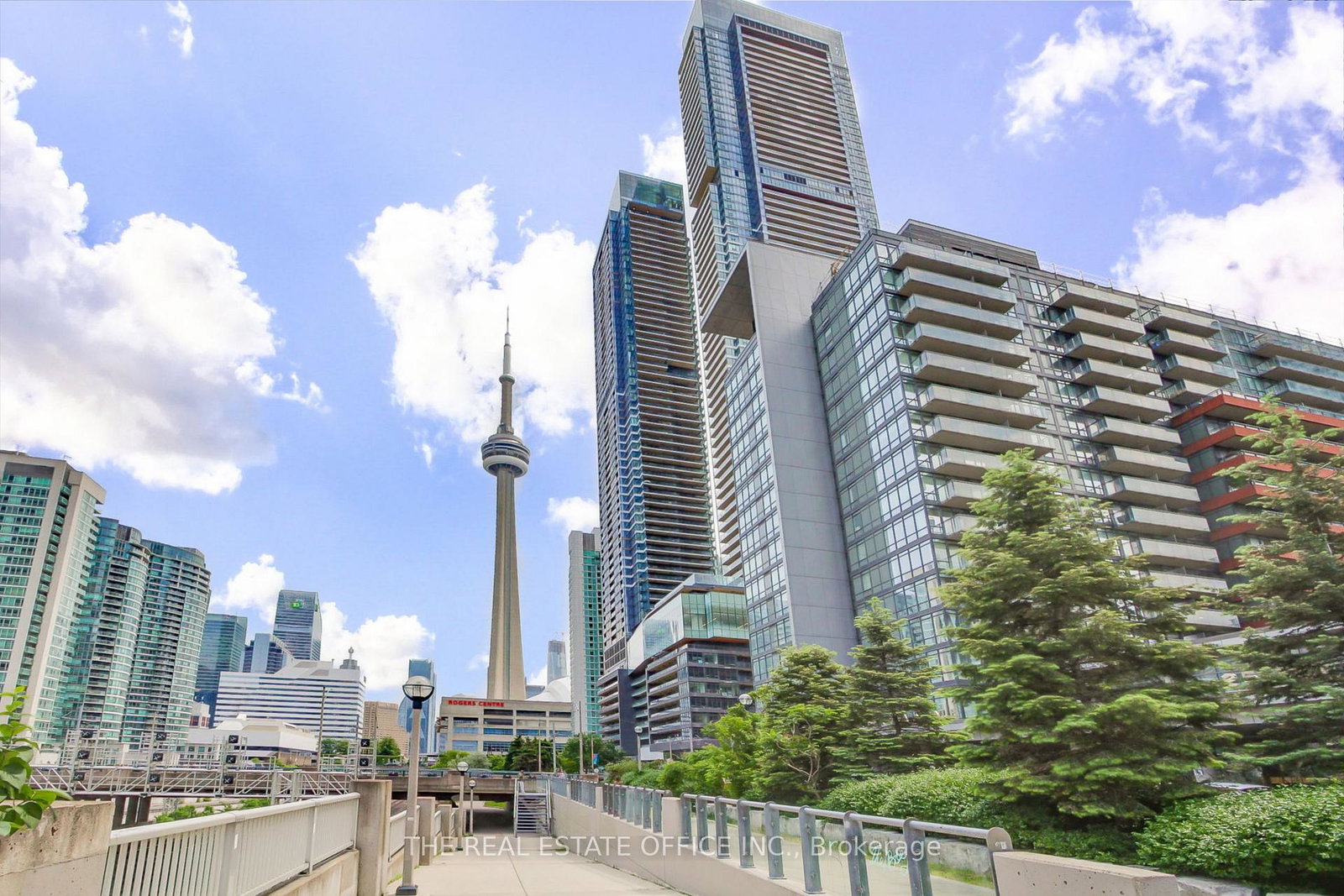 1-concord-cityplace-way-toronto-ontario-c13448570