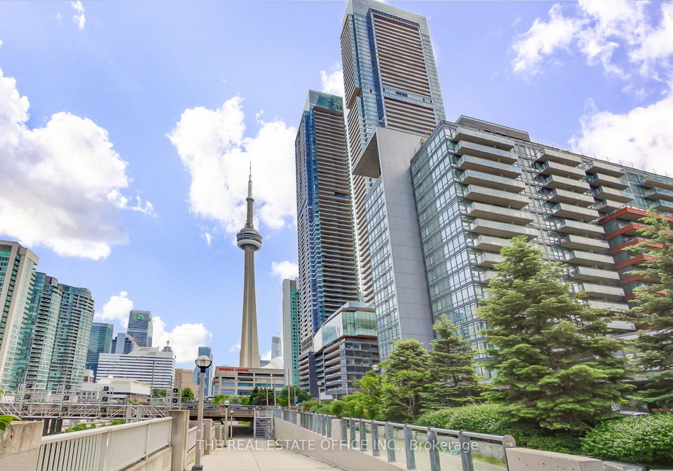 1-concord-cityplace-way-toronto-ontario-c13448570