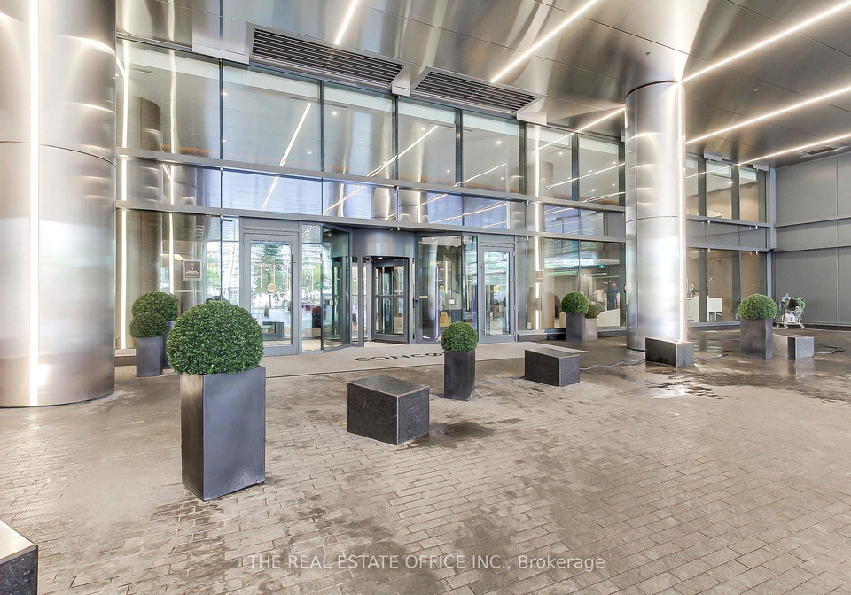 1-concord-cityplace-way-toronto-ontario-c13448570