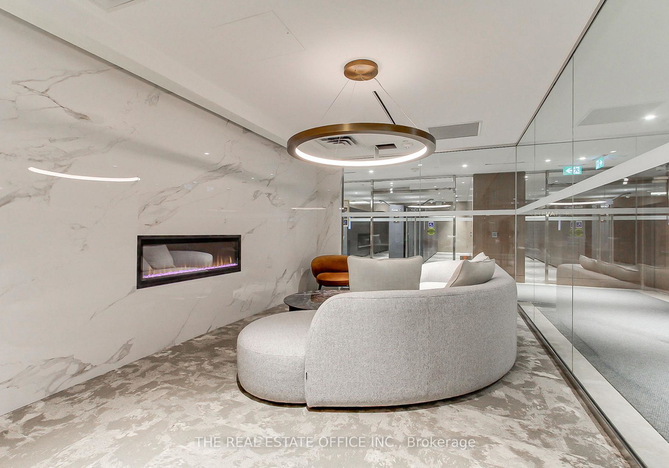 1-concord-cityplace-way-toronto-ontario-c13448570