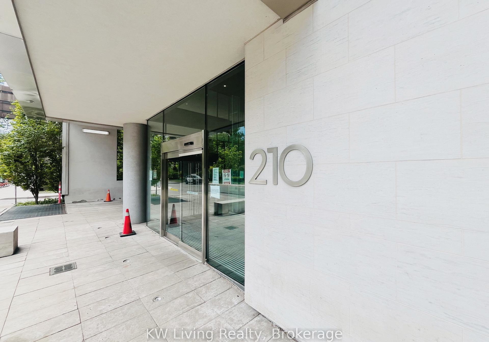 210-simcoe-street-toronto-ontario-c13448688