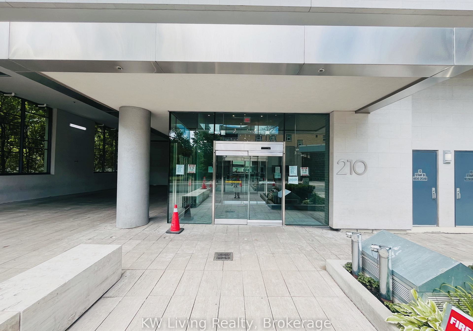 210-simcoe-street-toronto-ontario-c13448688