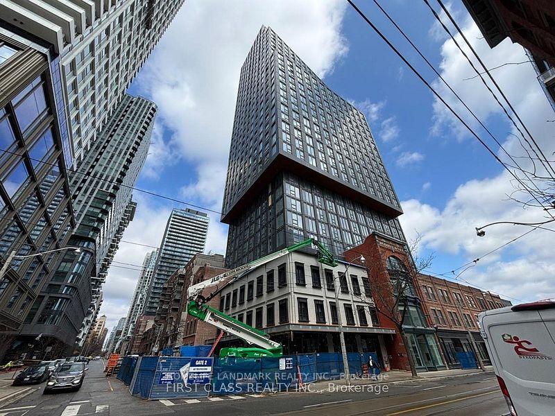 100-queen-street-e-toronto-ontario-c13448738