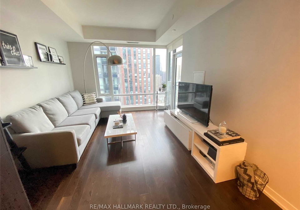 21-widmer-street-toronto-ontario-c13448994
