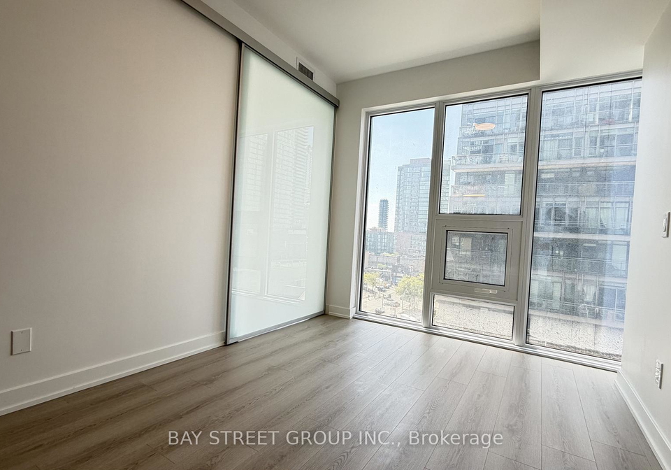 100-queen-street-e-toronto-ontario-c13449000