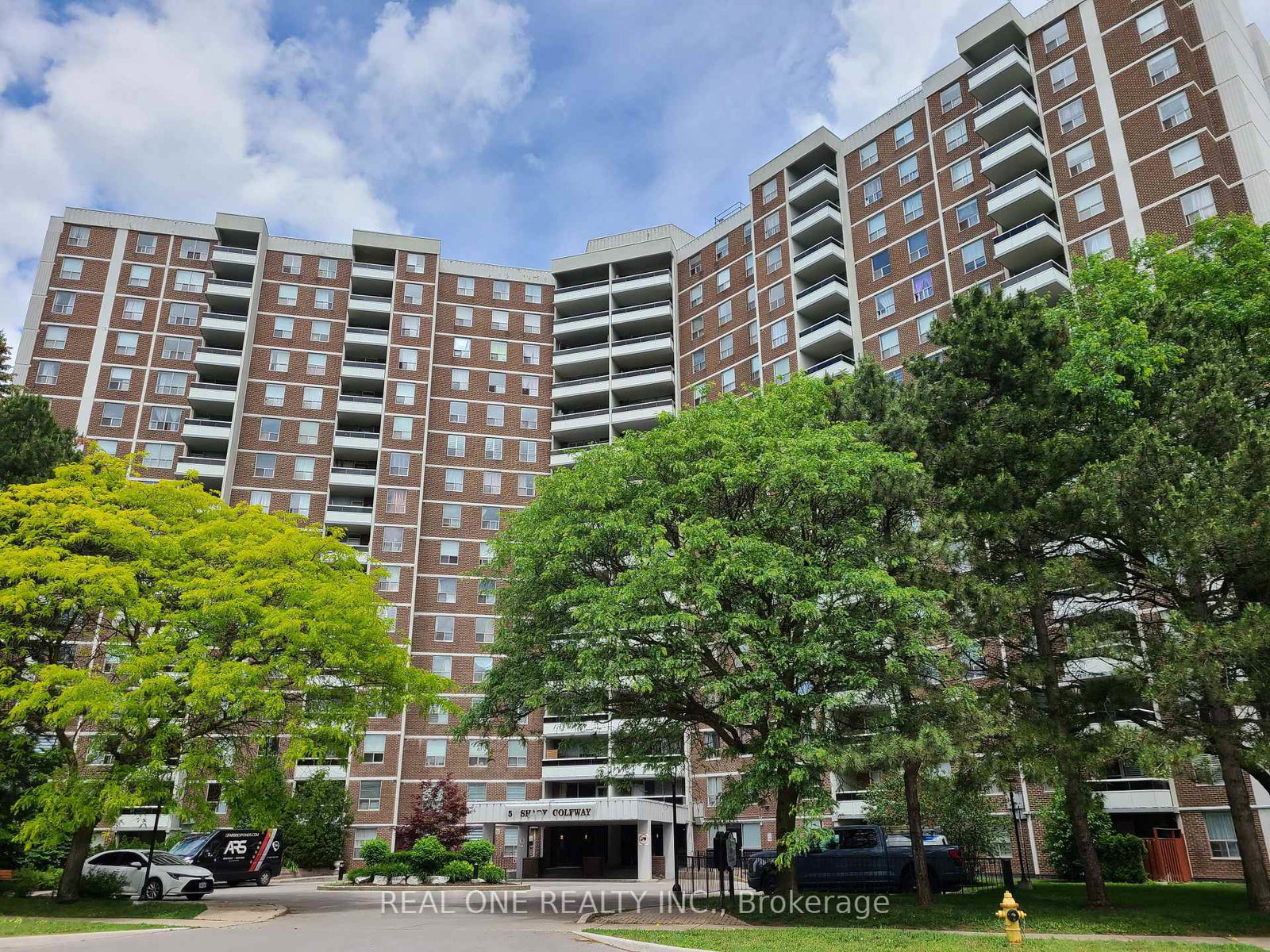 5-shady-golf-way-east-york-ontario-c13449058
