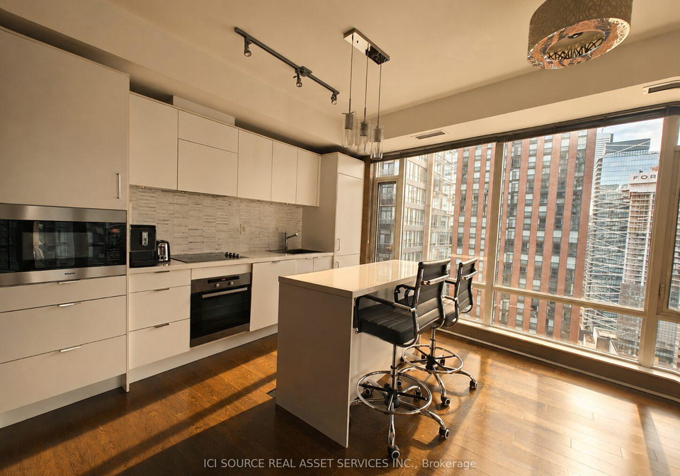 21-widmer-street-toronto-ontario-c13449106