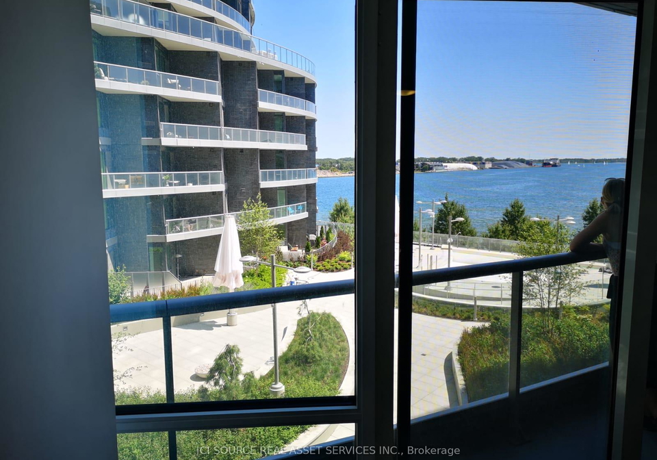 1-edgewater-drive-toronto-ontario-c13449116