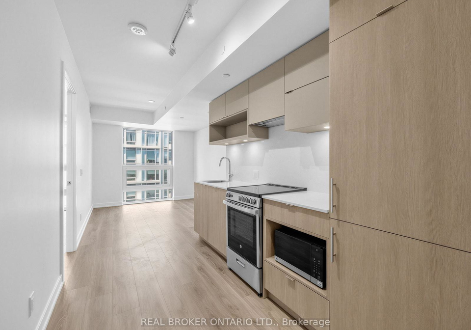 100-queen-street-e-toronto-ontario-c13449460