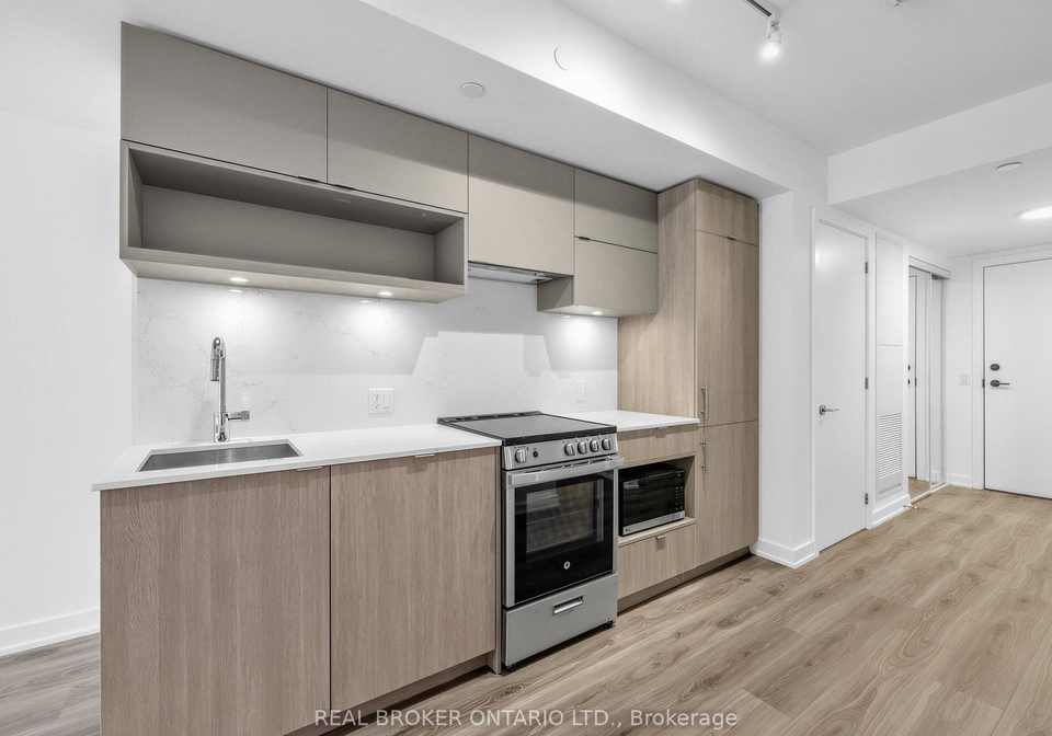 100-queen-street-e-toronto-ontario-c13449460