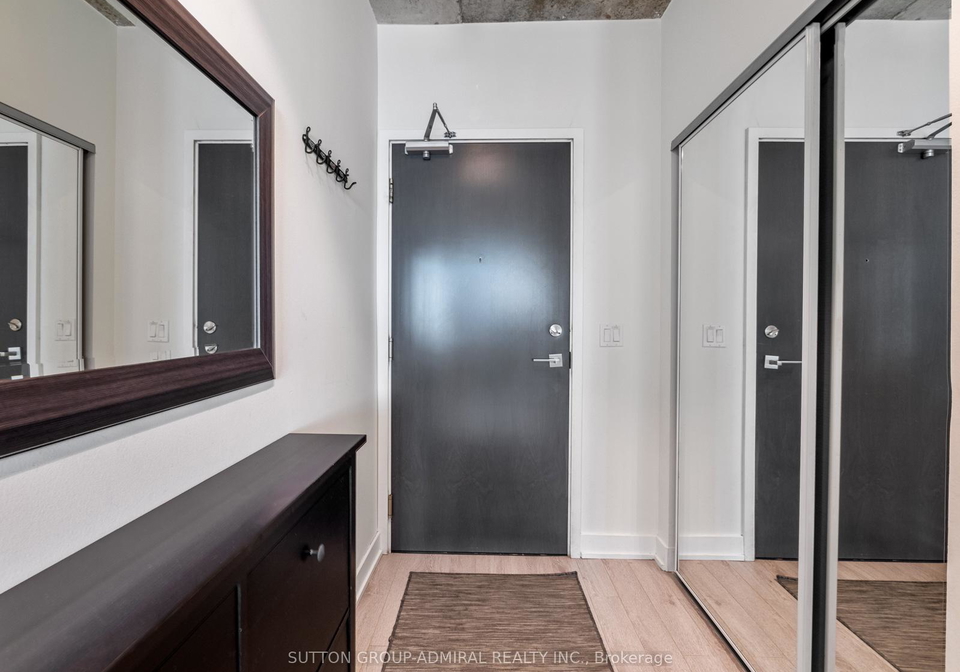 20-minowan-miikan-lane-toronto-ontario-c13449702
