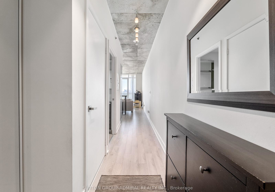 20-minowan-miikan-lane-toronto-ontario-c13449702
