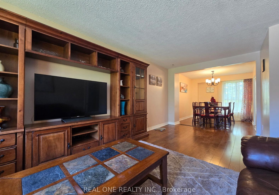 174-rusty-crestway-north-york-ontario-c13449800
