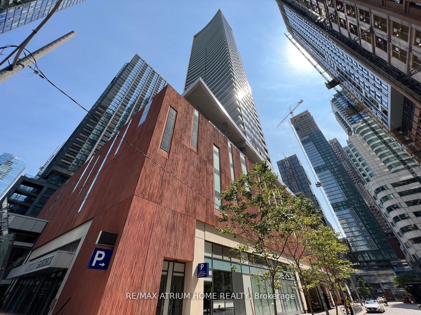 21-widmer-street-toronto-ontario-c13449866
