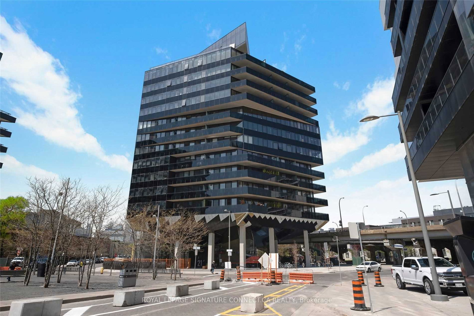 21-lawren-harris-square-toronto-ontario-c13449978