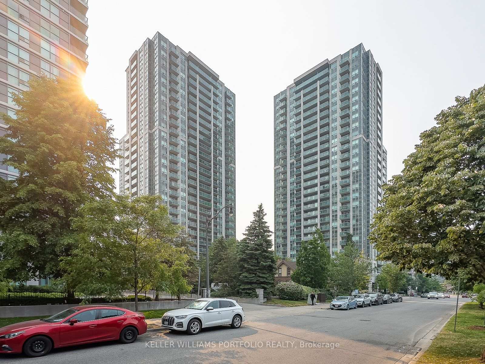 16-harrison-garden-boulevard-north-york-ontario-c13450054