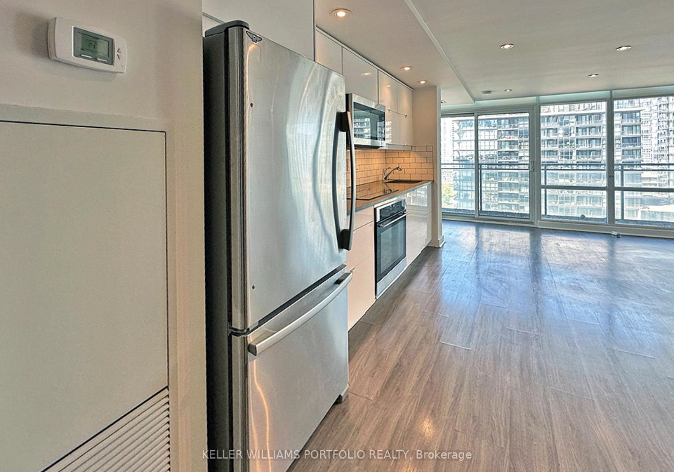 4k-spadina-avenue-toronto-ontario-c13450264