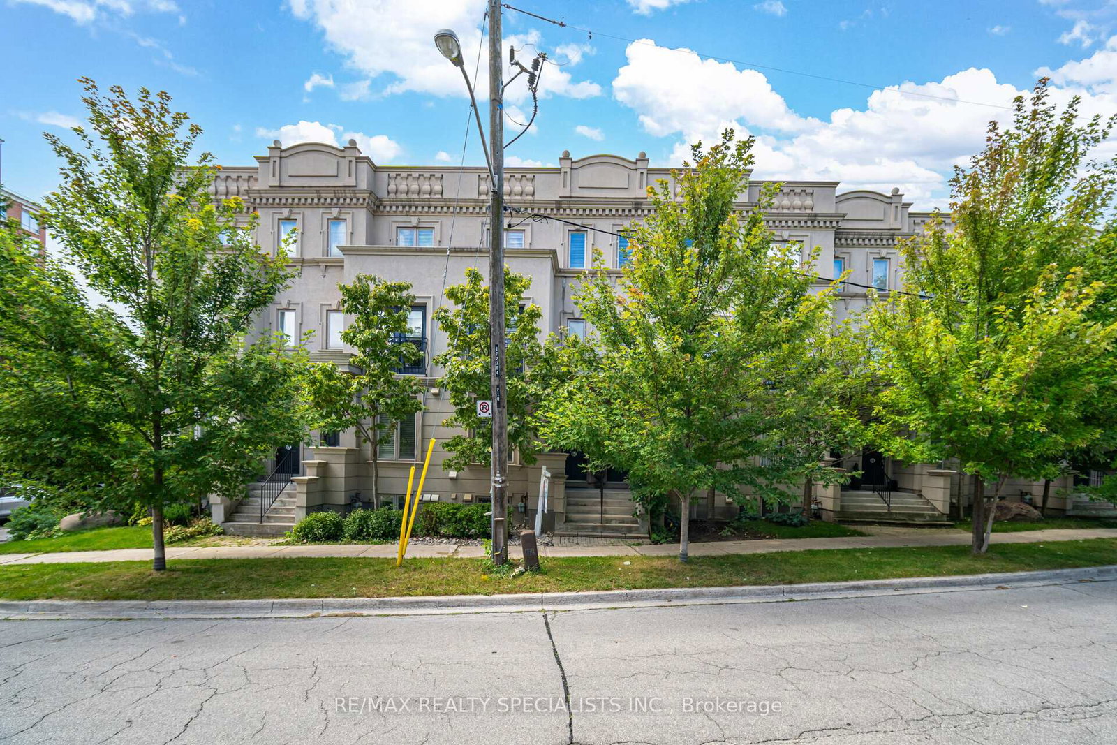 8c-clairtrell-road-north-york-ontario-c13450324