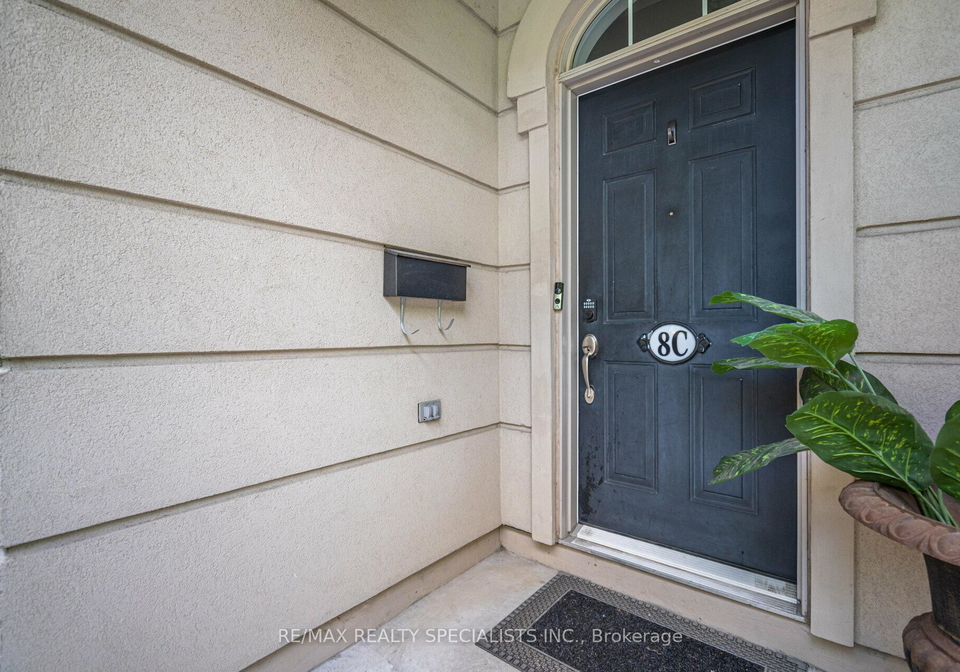 8c-clairtrell-road-north-york-ontario-c13450324