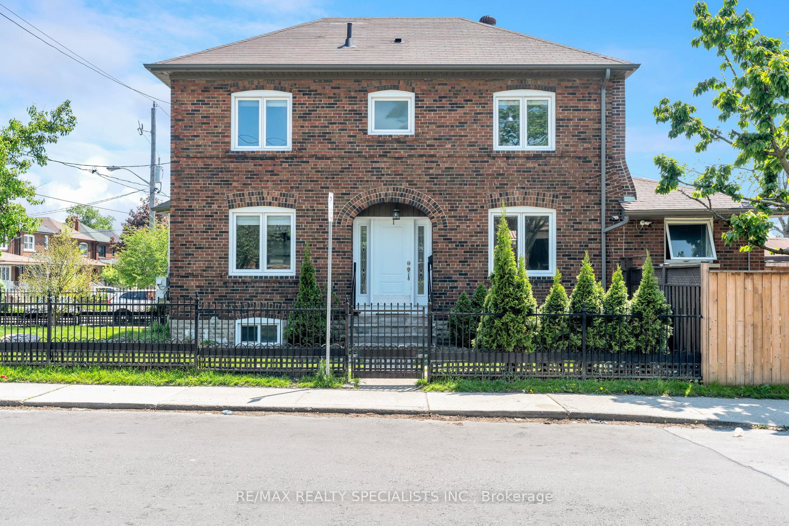 290-westmount-avenue-toronto-ontario-c13450520