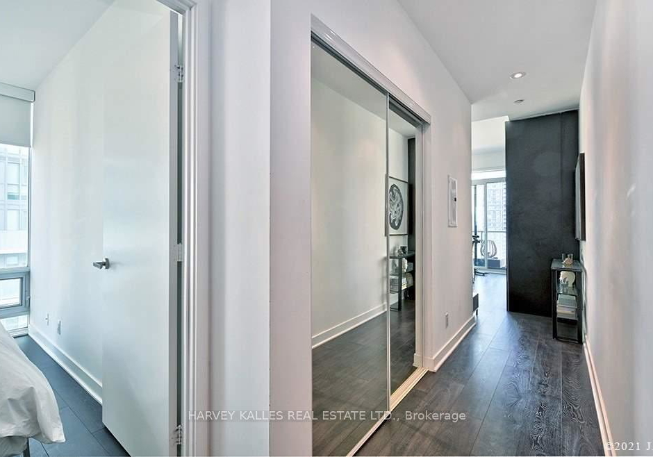 15-grenville-street-toronto-ontario-c13450912