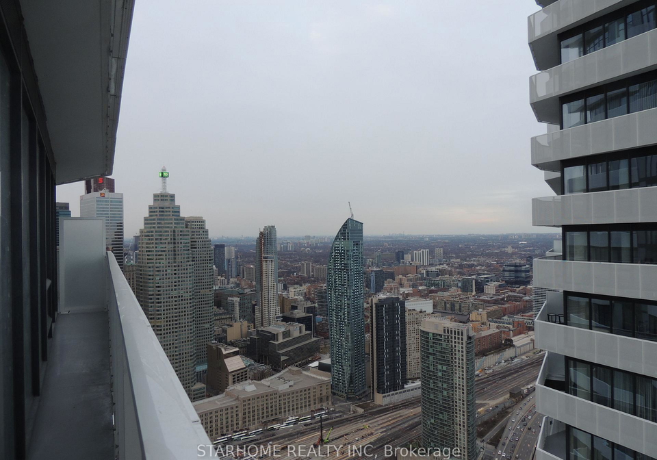 100-harbour-street-toronto-ontario-c13451188