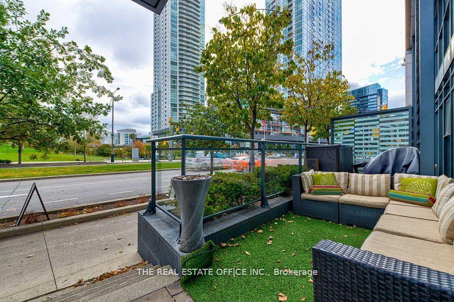 112-fort-york-boulevard-toronto-ontario-c13451404