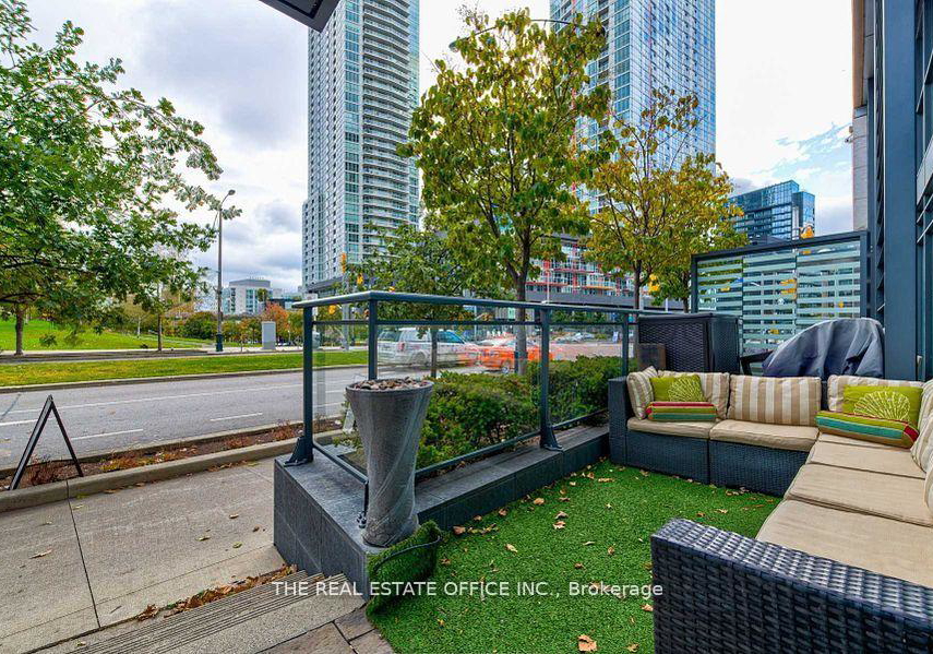 112-fort-york-boulevard-toronto-ontario-c13451404