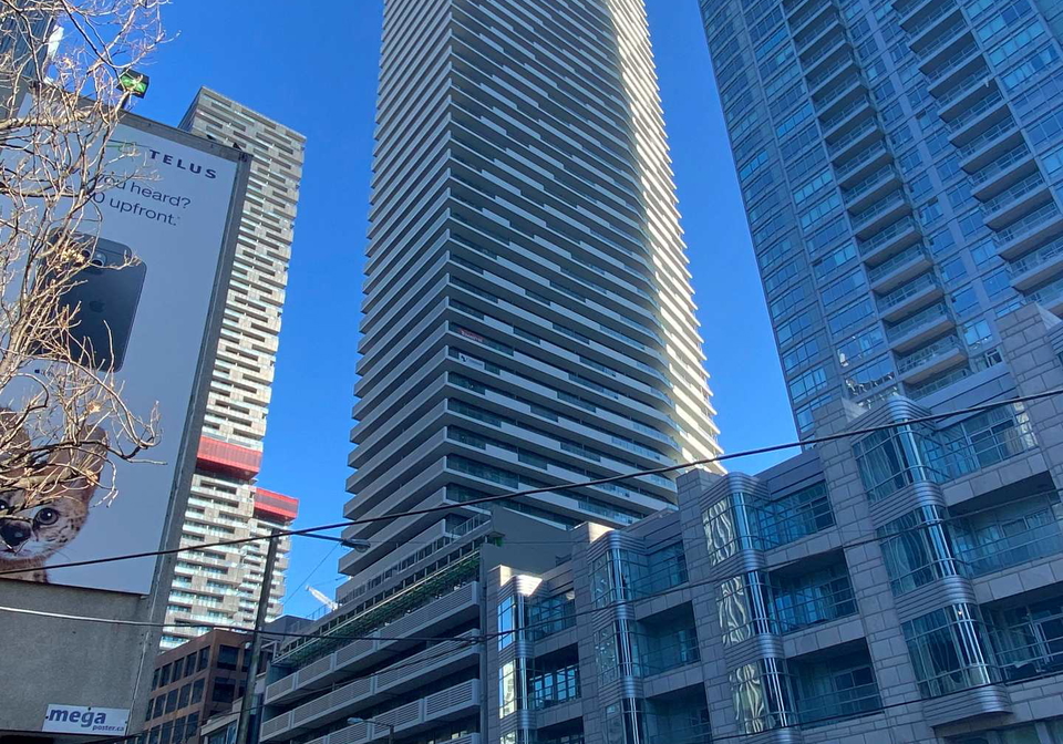 2221-yonge-street-toronto-ontario-c13451466