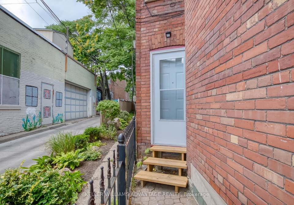 254a-carlton-street-toronto-ontario-c13451760
