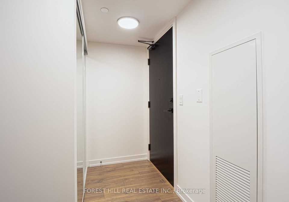 2-augusta-avenue-toronto-ontario-c13452096