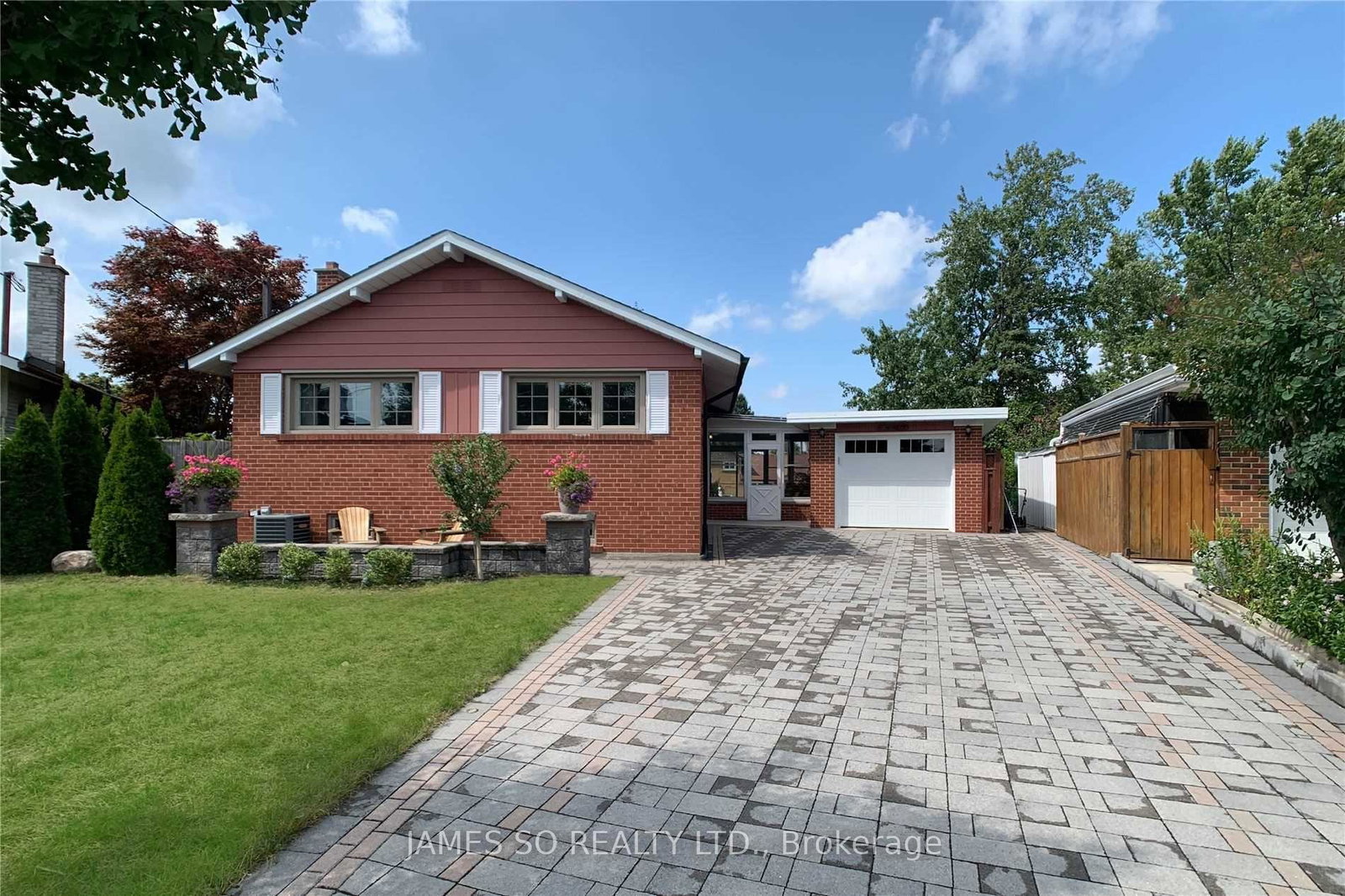 10-mere-court-north-york-ontario-c13452164
