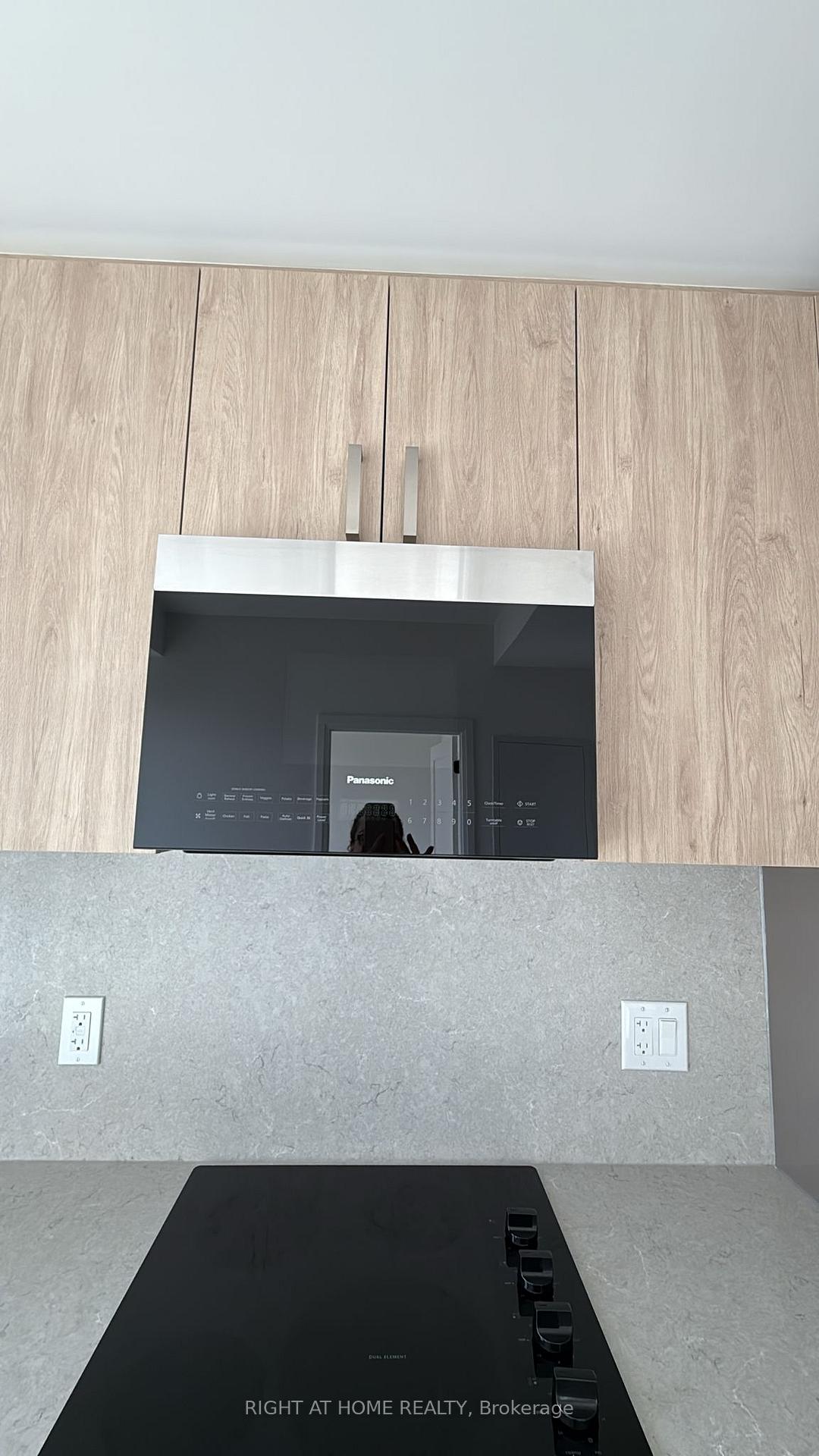 280-dundas-street-w-toronto-ontario-c13452388