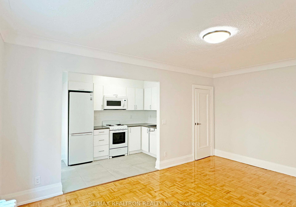 394-avenue-road-toronto-ontario-c13453294