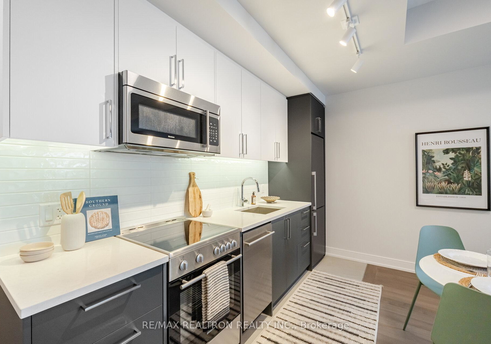 664-spadina-avenue-toronto-ontario-c13453310