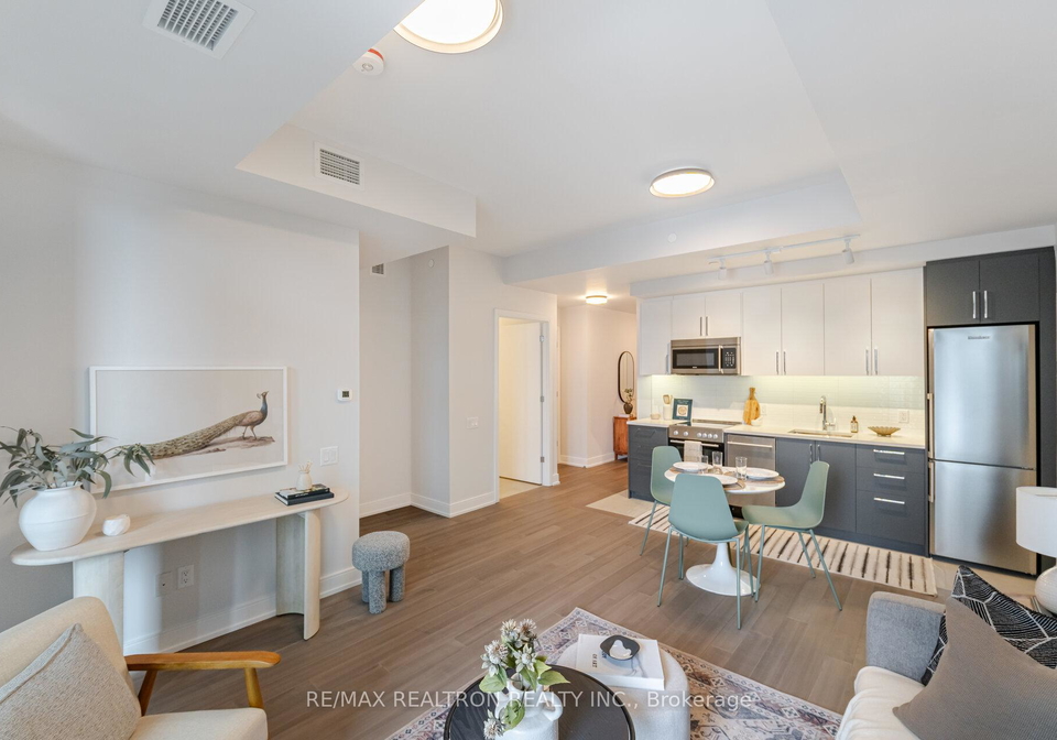 664-spadina-avenue-toronto-ontario-c13453310