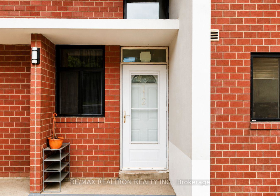 125-leeward-glenway-east-york-ontario-c13453512