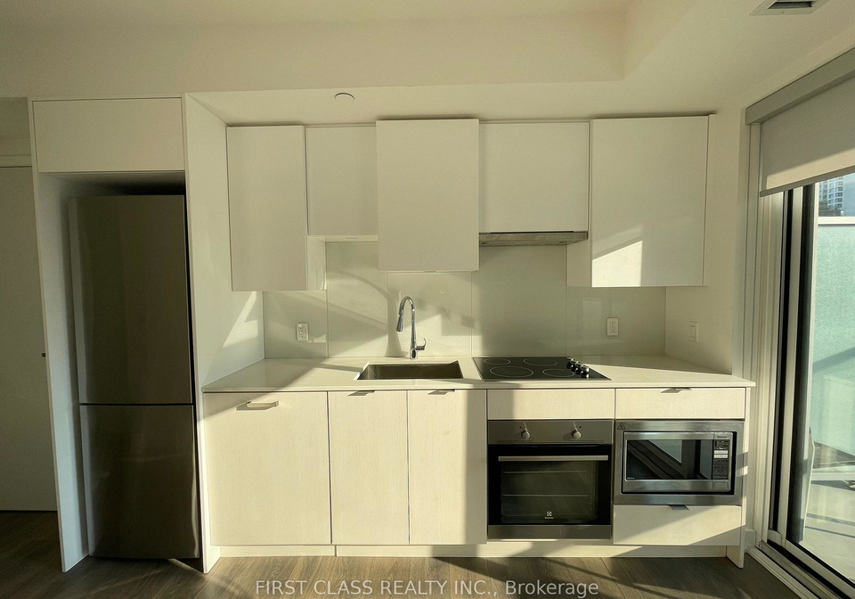 99-broadway-avenue-toronto-ontario-c13453626